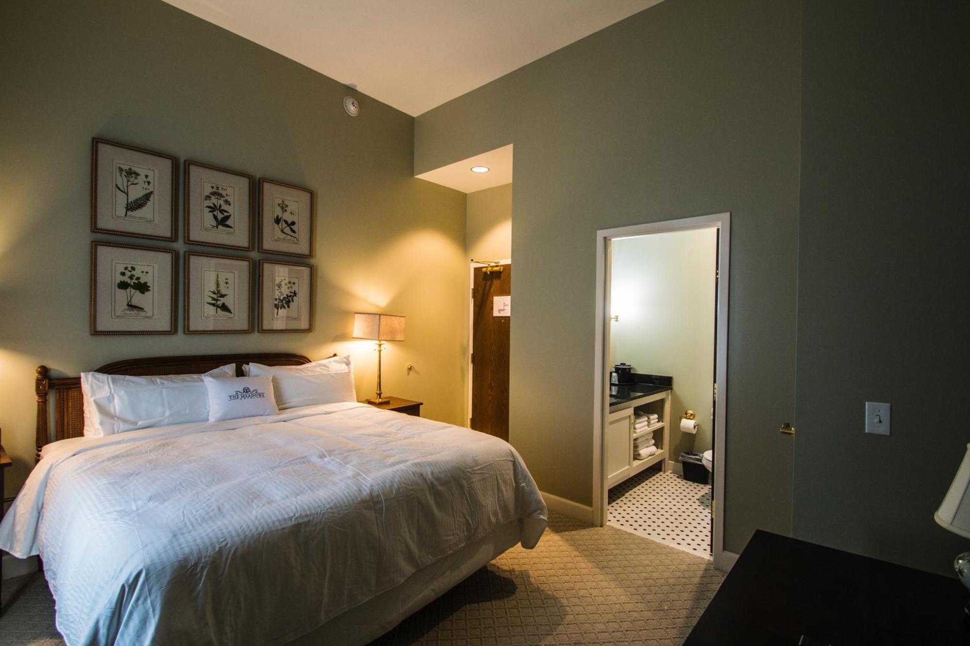 Meadows Hotel South South Fulton Стая снимка